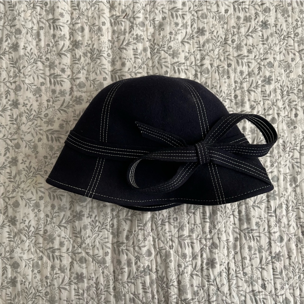 Wool bucket hat